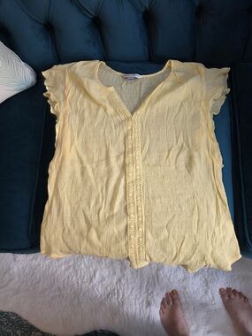 Counterparts Pale Yellow Lace-Trim Flutter Sleeve Tunic